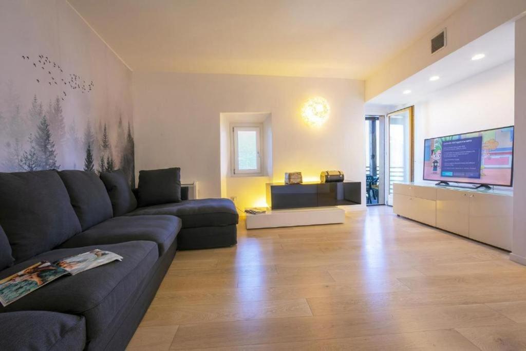 Poolside Apartment Cristina Bellano Eksteriør billede
